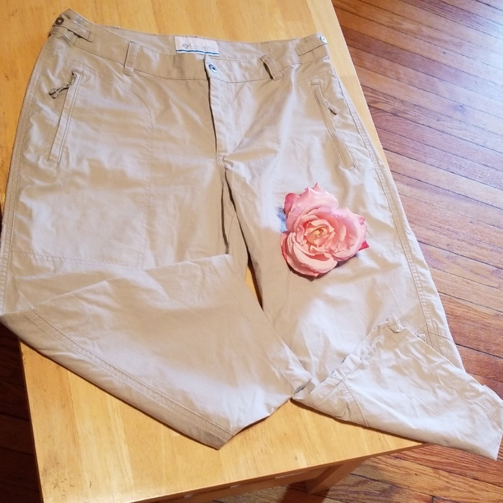 Columbia Short cream Size 8